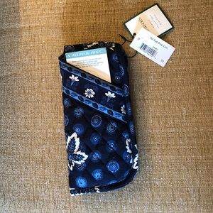 Vera Bradley Eyeglass Case. Holds 2 pairs!